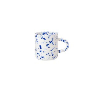 Mały kubek niebieski chlapacz